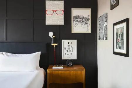 Renaissance Downtown - 4