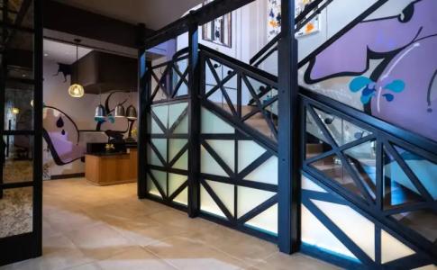 Renaissance Downtown - 7