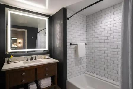 Renaissance Downtown - 5