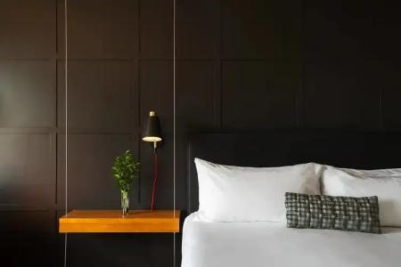 Renaissance Downtown - 2