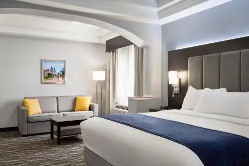 Days Inn & Suites by Wyndham Houston Hobby Airport - 28
