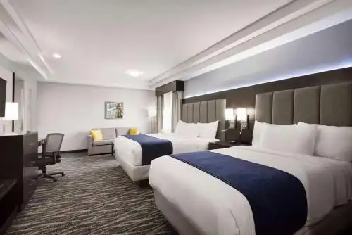 Days Inn & Suites by Wyndham Houston Hobby Airport - 9
