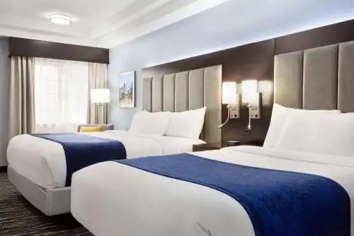 Days Inn & Suites by Wyndham Houston Hobby Airport - 14