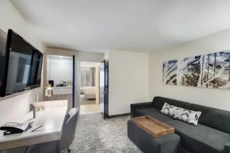 SpringHill Suites by Marriott Dallas NW Highway at Stemmons / I-35East - 28