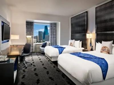 W Dallas - Victory - 64