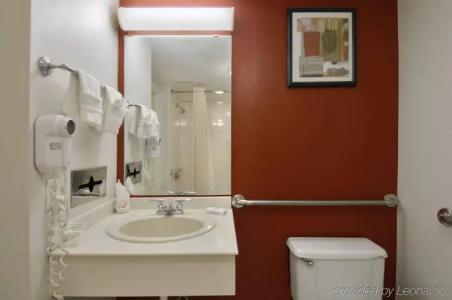 Red Roof Inn Dallas/Richardson - 28