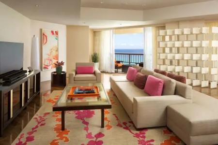 Hyatt Regency Waikiki Beach Resort & Spa - 5