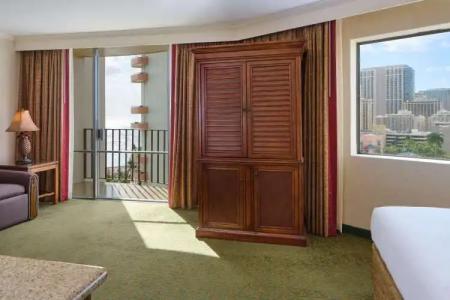 Outrigger Waikiki Beach Resort - 2
