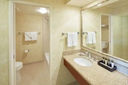 Outrigger Waikiki Beach Resort - 97