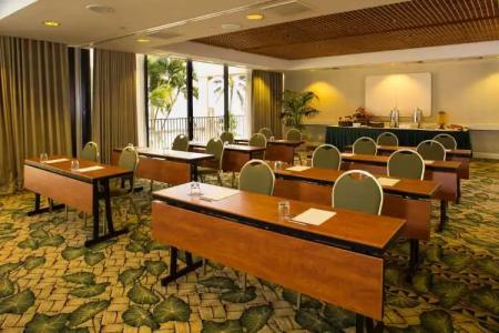 Outrigger Waikiki Beach Resort - 36