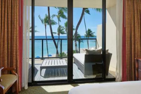 Outrigger Waikiki Beach Resort - 3