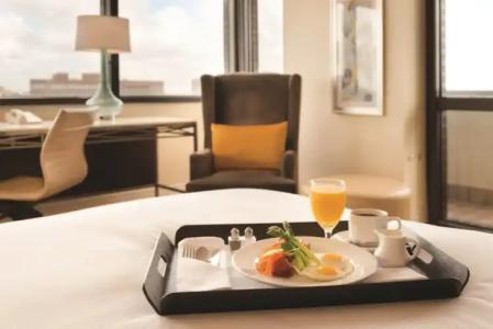 Hilton Miami Airport Blue Lagoon - 10