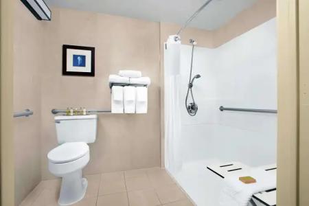 DoubleTree by Hilton Miami Airport & Convention Center - 10