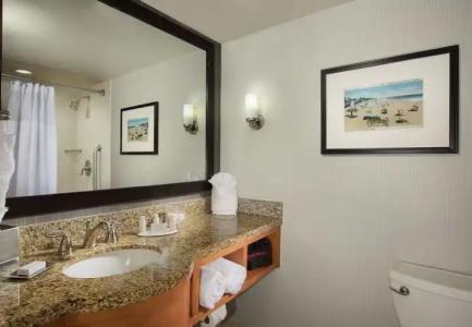 Courtyard by Marriott Fort Lauderdale Beach - 7