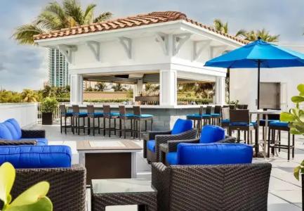Courtyard by Marriott Fort Lauderdale Beach - 38