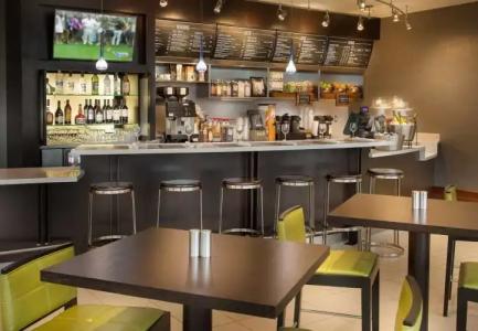 Courtyard by Marriott Fort Lauderdale Beach - 37