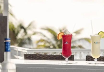 Courtyard by Marriott Fort Lauderdale Beach - 10