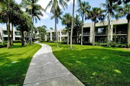 Pier Sixty-Six and Marina - 12