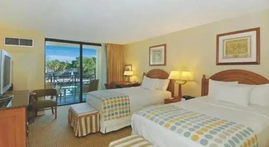 Pier Sixty-Six and Marina - 5