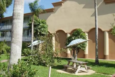 Red Carpet Inn Airport Fort Lauderdale - 13