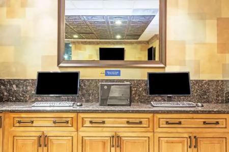 Days Inn by Wyndham Fort Lauderdale-Oakland Park Airport N - 11