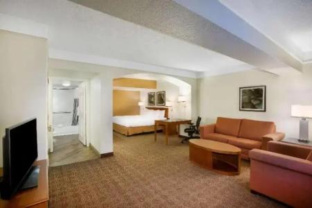 La Quinta Inn by Wyndham Austin Capitol / Downtown - 30