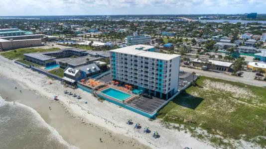 Comfort Inn & Suites Daytona Beach Oceanfront - 25