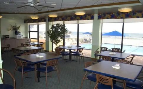 Comfort Inn & Suites Daytona Beach Oceanfront - 37