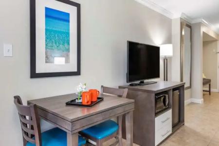 Comfort Inn & Suites Daytona Beach Oceanfront - 33