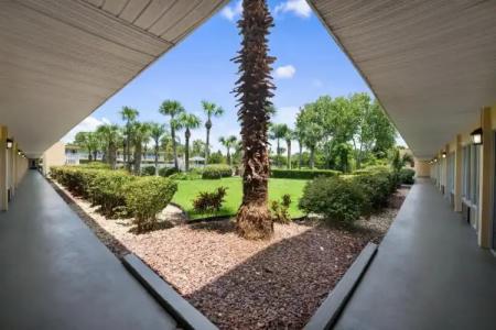 Days Inn by Wyndham Speedway - 14