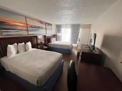 Days Inn by Wyndham Speedway - 22