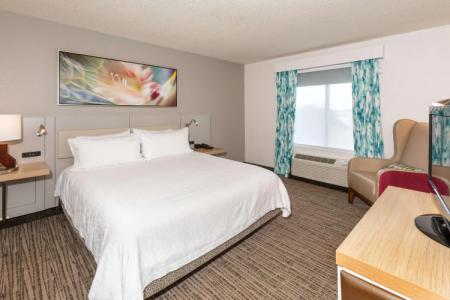 Hilton Garden Inn Airport - 4