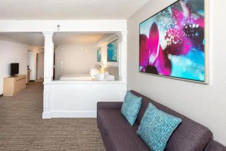 Hilton Garden Inn Airport - 55