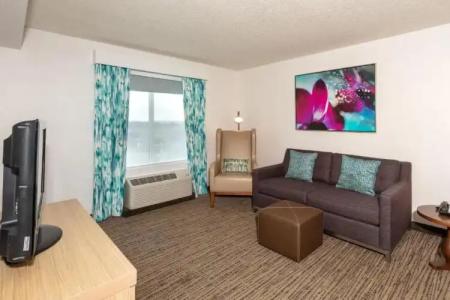 Hilton Garden Inn Airport - 93