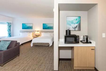 Hilton Garden Inn Airport - 42