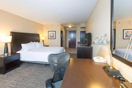 Hilton Garden Inn Airport - 6