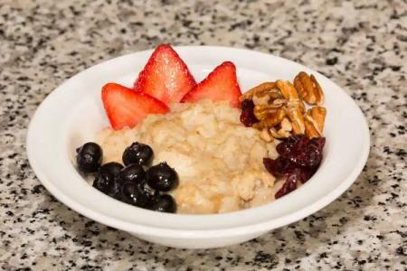 Hilton Garden Inn Airport - 14