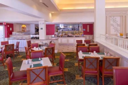 Hilton Garden Inn Airport - 30