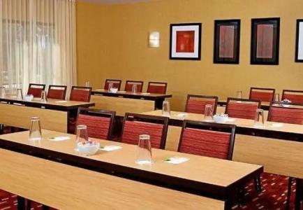 Courtyard Jacksonville Butler Boulevard - 16