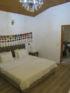 Ali Baba's House - 80