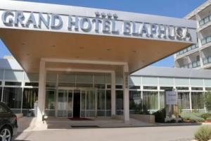 Bluesun Hotel Elaphusa, Бол