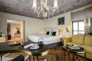 Отель «Le Louis Versailles Château - MGallery», Версаль