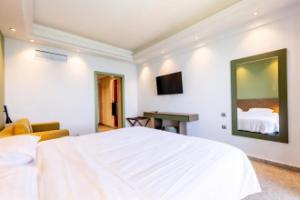 Отель «Messinian Bay», Каламата