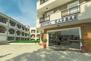 Karras Hotel, Лаганас