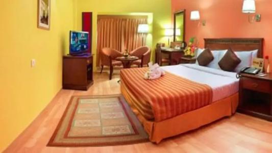 Mgm Mark Whitefield - 1