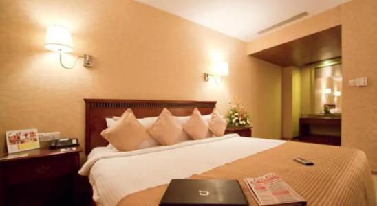 Mgm Mark Whitefield - 14