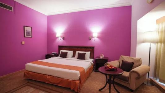 Mgm Mark Whitefield - 40