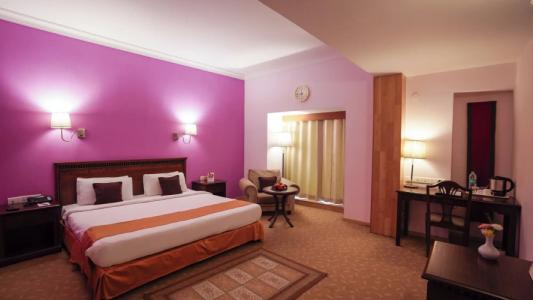 Mgm Mark Whitefield - 7