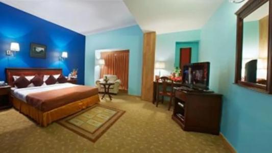 Mgm Mark Whitefield - 32