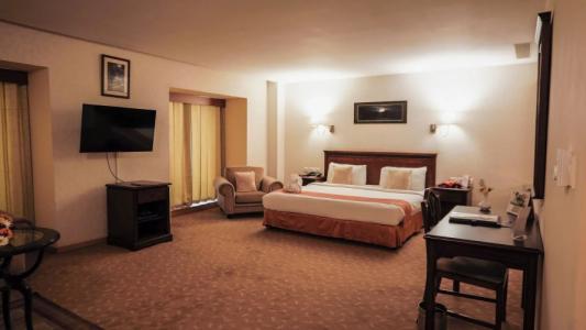 Mgm Mark Whitefield - 5